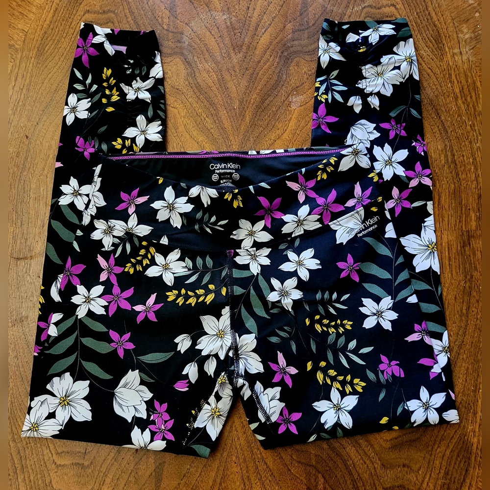 NWOT Calvin Klein capris